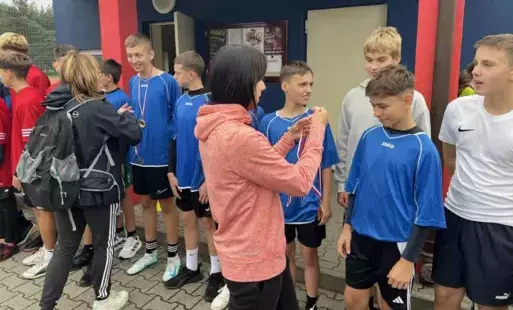 Zdjęcie do MISTRZOSTWA POWIATU W DRUŻYNOWYCH BIEGACH PRZEŁAJOWYCH