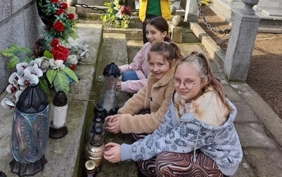 Zdjęcie do BY CZAS NIE ZAĆMIŁ I NIEPAMIĘĆ