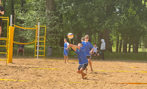 Zdjęcie do MISTRZOSTWA REJONU W SIATK&Oacute;WCE PLAŻOWEJ