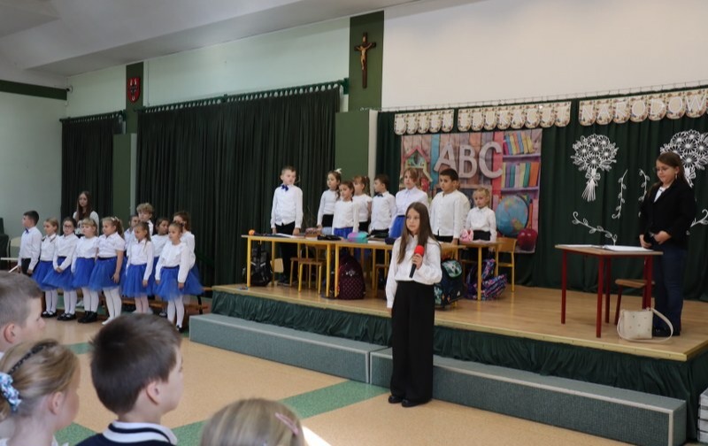 Obchody Dnia Edukacji Narodowej w szkole Spryczywol